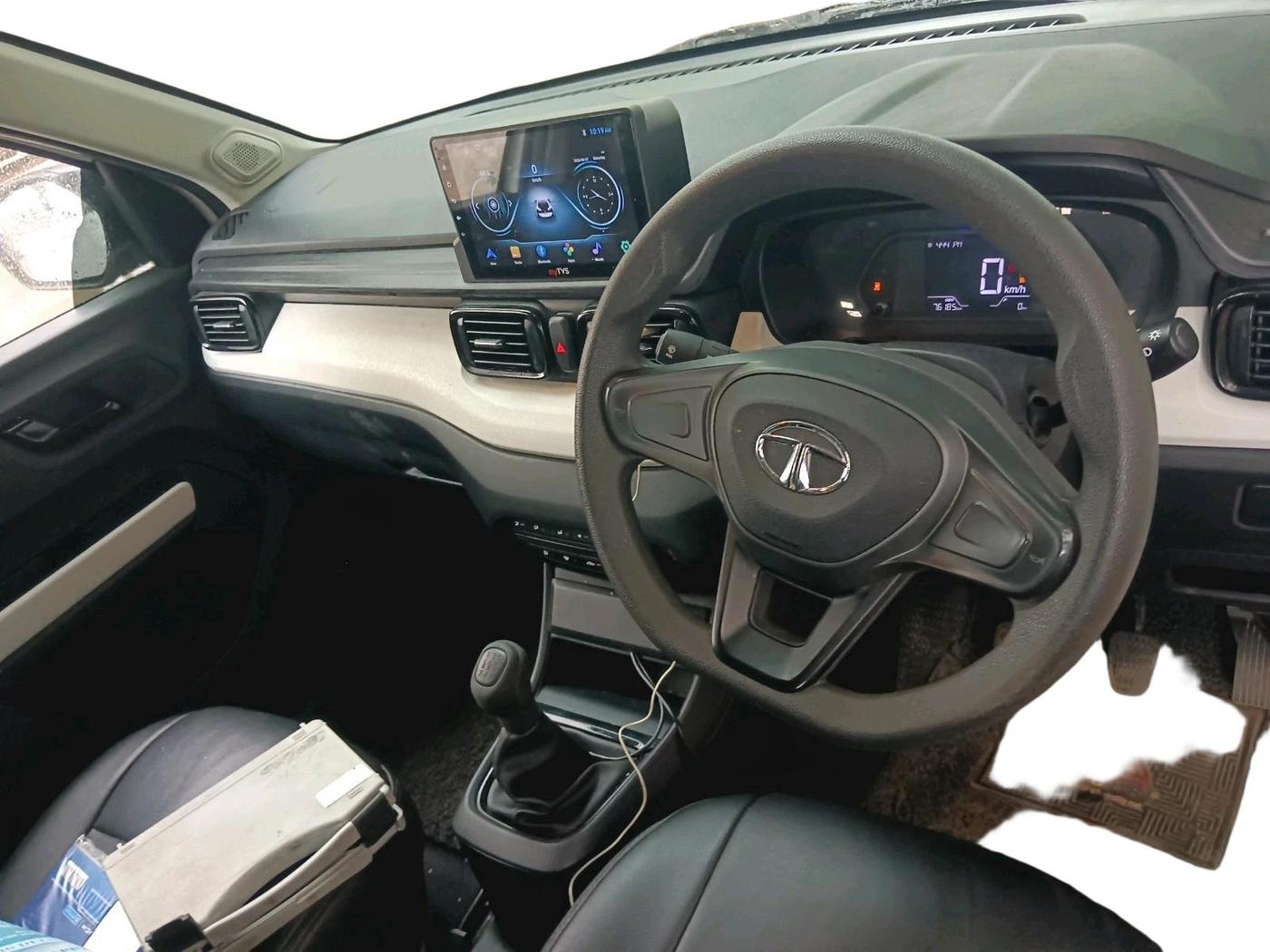 2023 Tata PUNCH PURE MT CNG, CNG, Manual, 76,185 km, interior