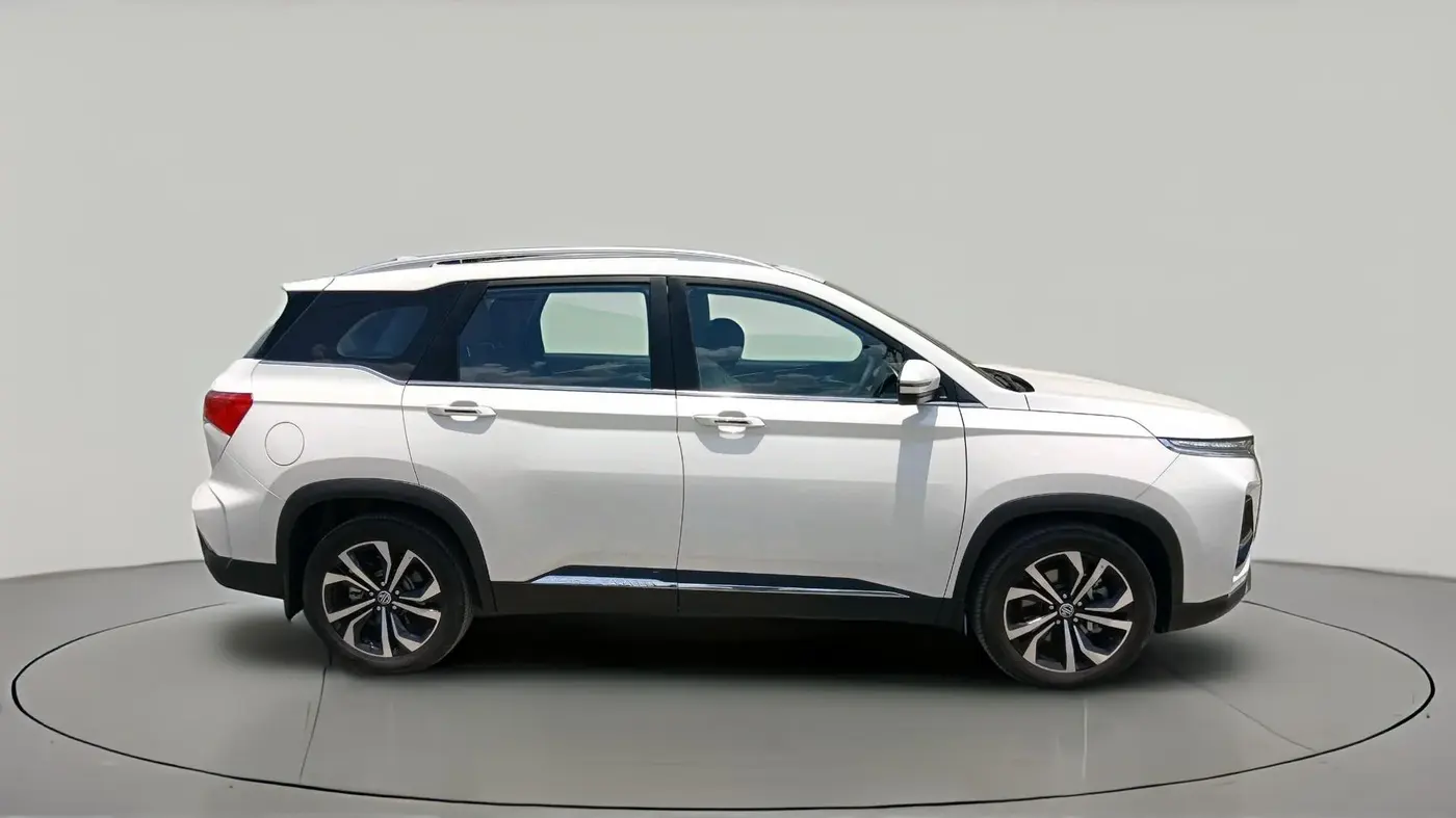 2025 MG HECTOR PLUS SAVVY PRO 1.5 TURBO CVT 6 STR, Petrol, Automatic, 5,302 km, exterior