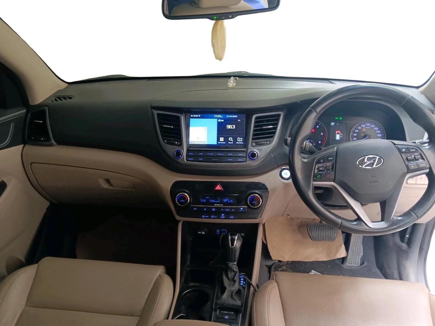 2017 Hyundai Tucson GLS 4WD AT DIESEL, Diesel, Automatic, 1,17,387 km, interior