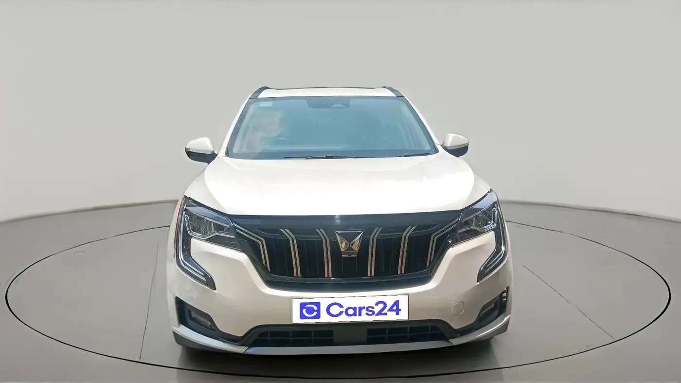 2022 Mahindra XUV700 AX 7 P AT 7 STR, Petrol, Automatic, 29,994 km, exterior
