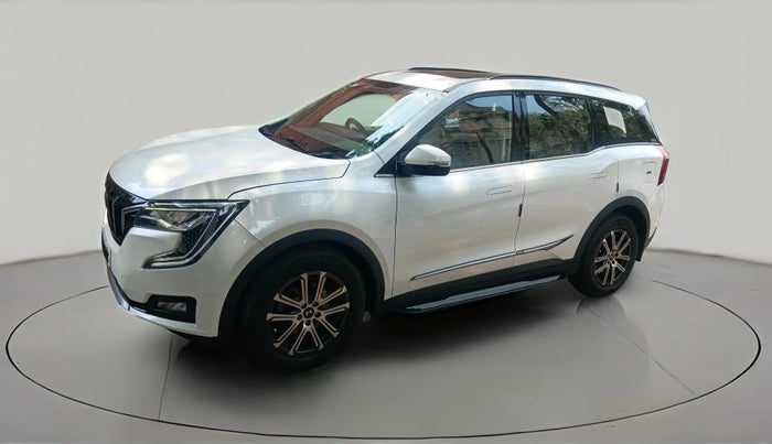 2022 Mahindra XUV700 AX 7 P AT 7 STR, Petrol, Automatic, 29,994 km, exterior