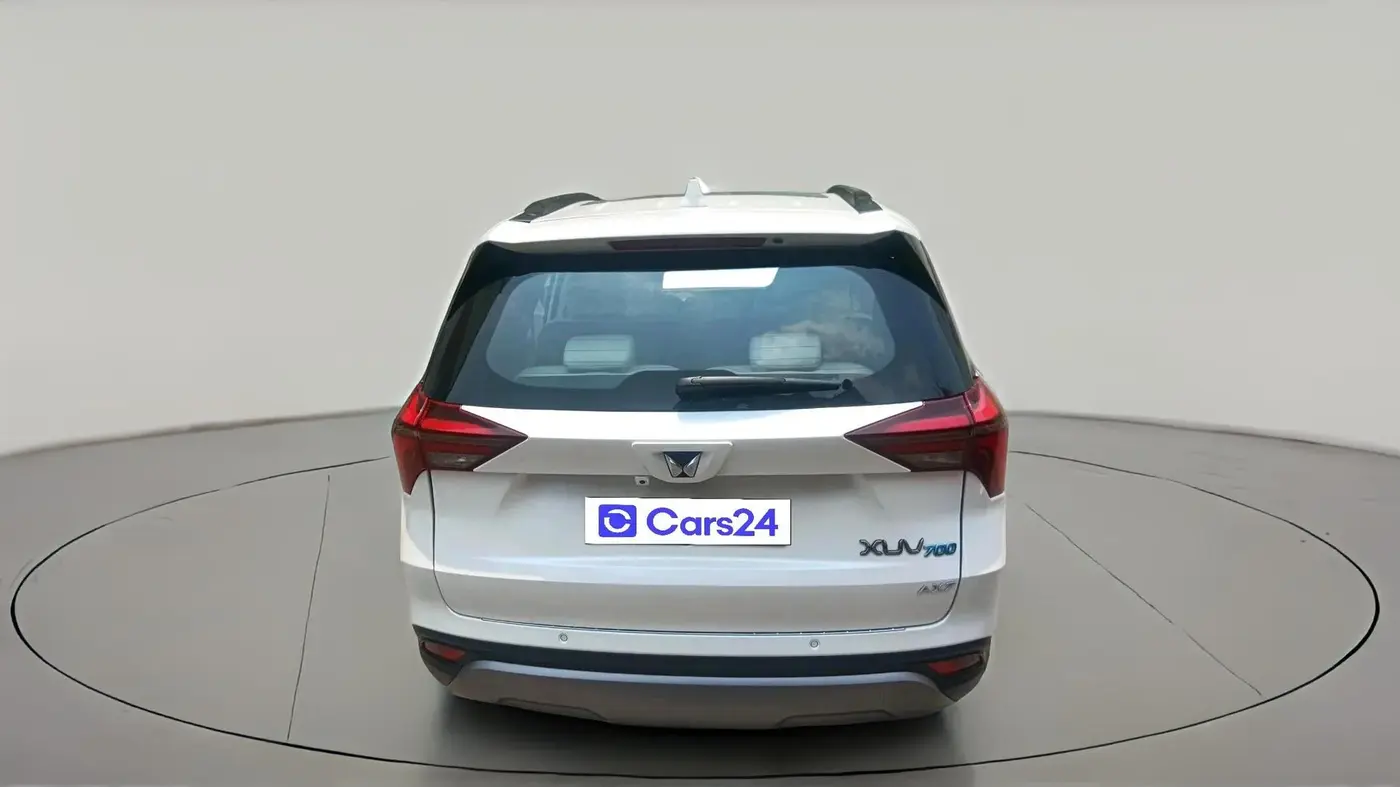 2022 Mahindra XUV700 AX 7 P AT 7 STR, Petrol, Automatic, 29,994 km, exterior