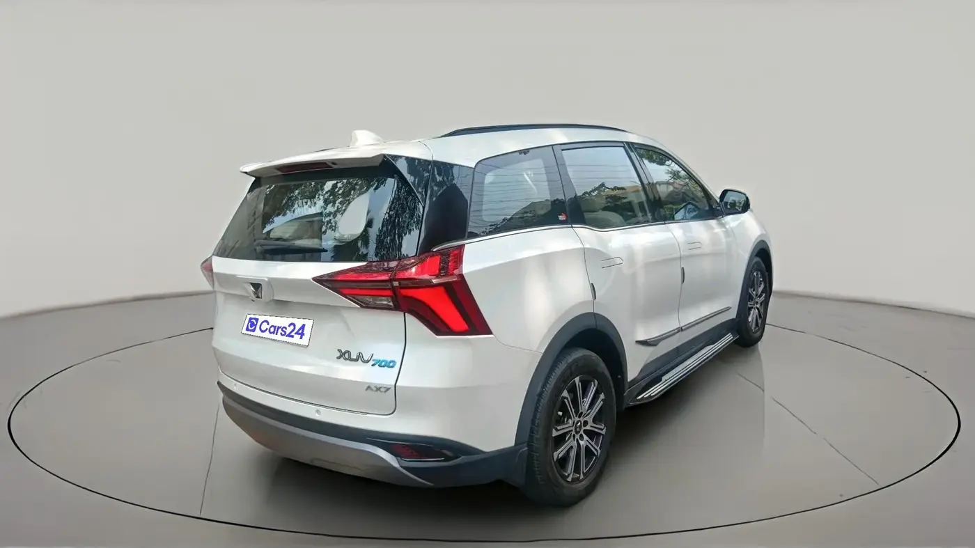 2022 Mahindra XUV700 AX 7 P AT 7 STR, Petrol, Automatic, 29,994 km, exterior