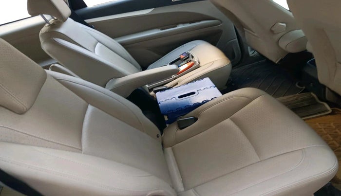 2018 Mahindra MARAZZO M8 7 STR, Diesel, Manual, 1,80,909 km, interior