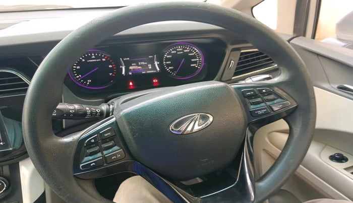 2018 Mahindra MARAZZO M8 7 STR, Diesel, Manual, 1,80,909 km, interior