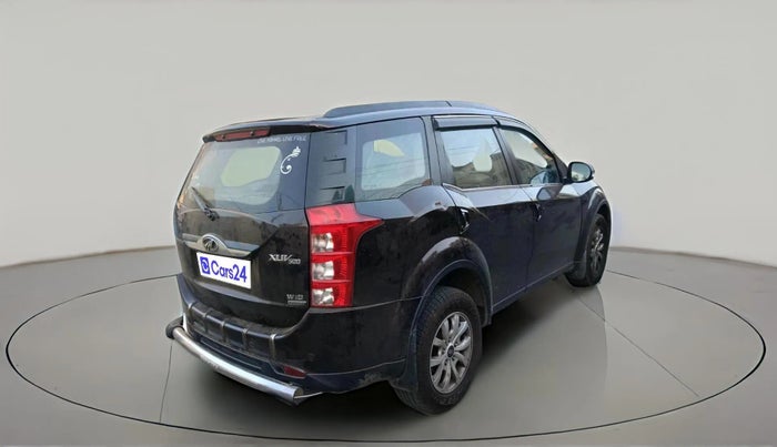 2017 Mahindra XUV500 W10 AT, Diesel, Automatic, 1,34,663 km, exterior