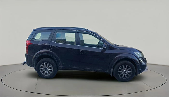 2017 Mahindra XUV500 W10 AT, Diesel, Automatic, 1,34,663 km, exterior