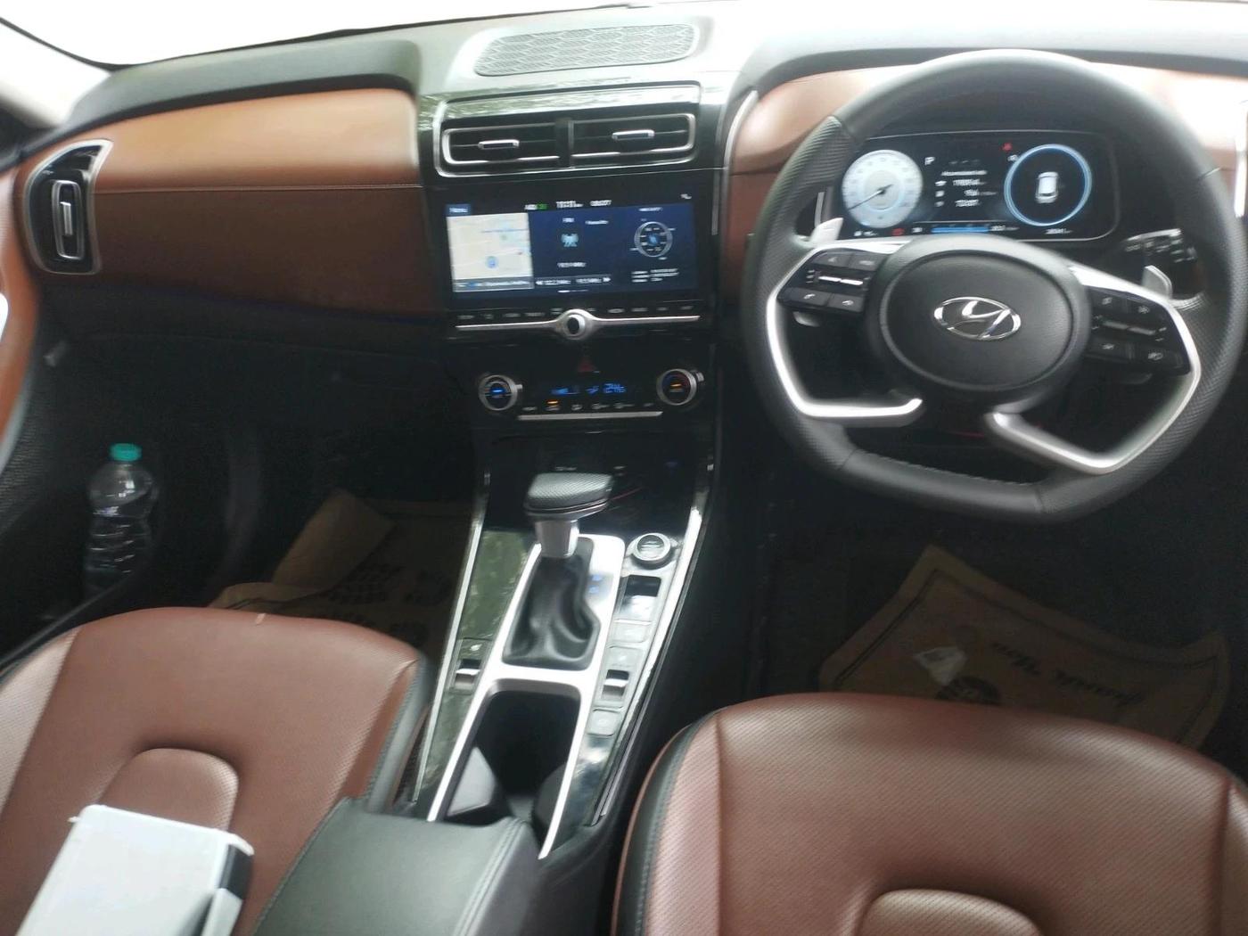 2024 Hyundai ALCAZAR  SIGNATURE (O) DCT 1.5 PETROL 7STR, Petrol, Automatic, 28,341 km, interior