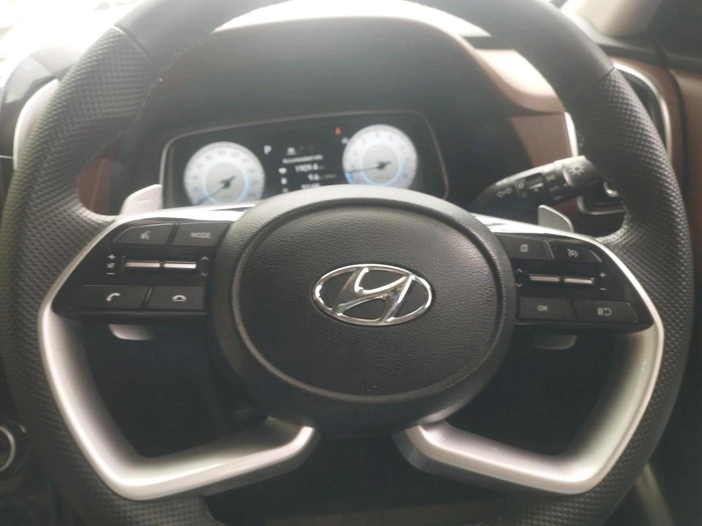 2024 Hyundai ALCAZAR  SIGNATURE (O) DCT 1.5 PETROL 7STR, Petrol, Automatic, 28,341 km, interior
