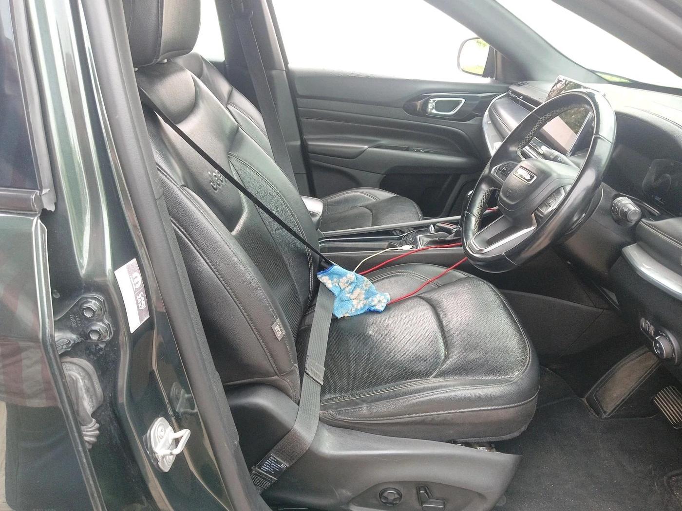 2022 Jeep Compass MODEL S (O) DIESEL 4X4 AT, Diesel, Automatic, 1,07,432 km, interior