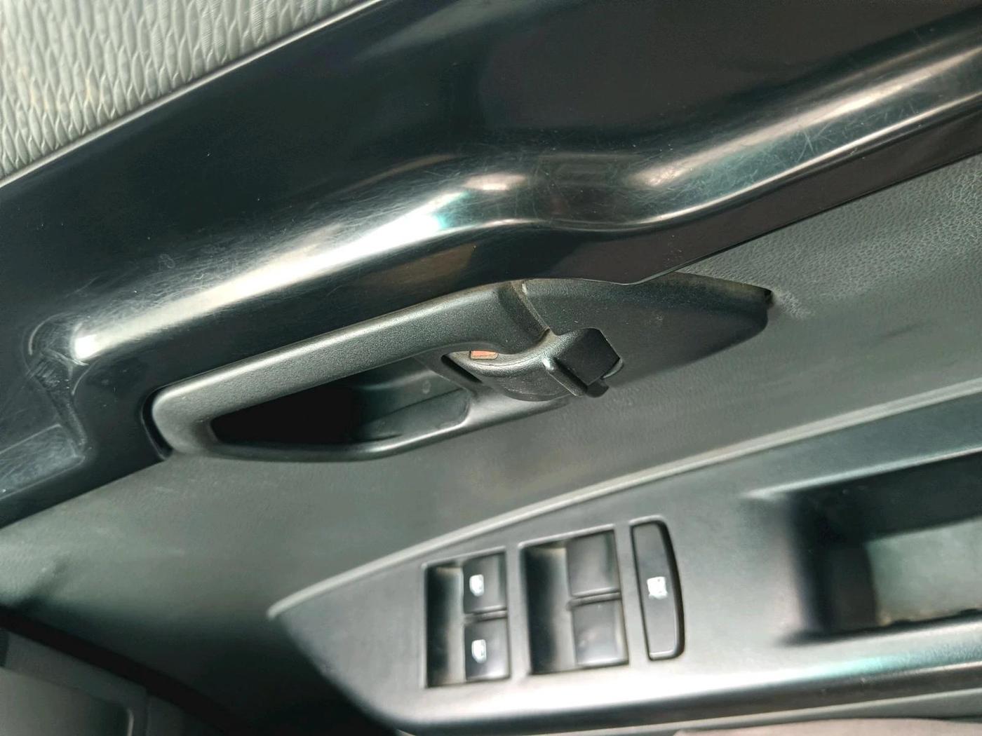 2019 Mahindra KUV 100 NXT K4+ P 6 STR, Petrol, Manual, 1,25,307 km, interior