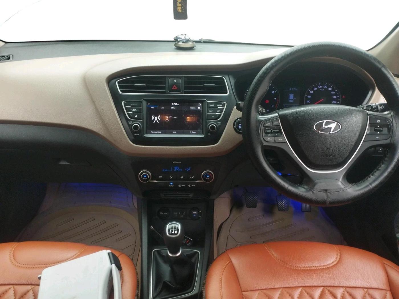 2018 Hyundai Elite i20 ASTA 1.2 (O), Petrol, Manual, 97,328 km, interior