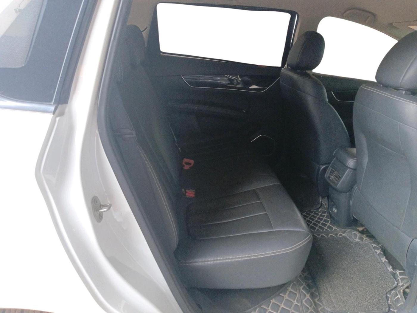 2022 BYD E6 GL, Electric, Automatic, 68,665 km, interior