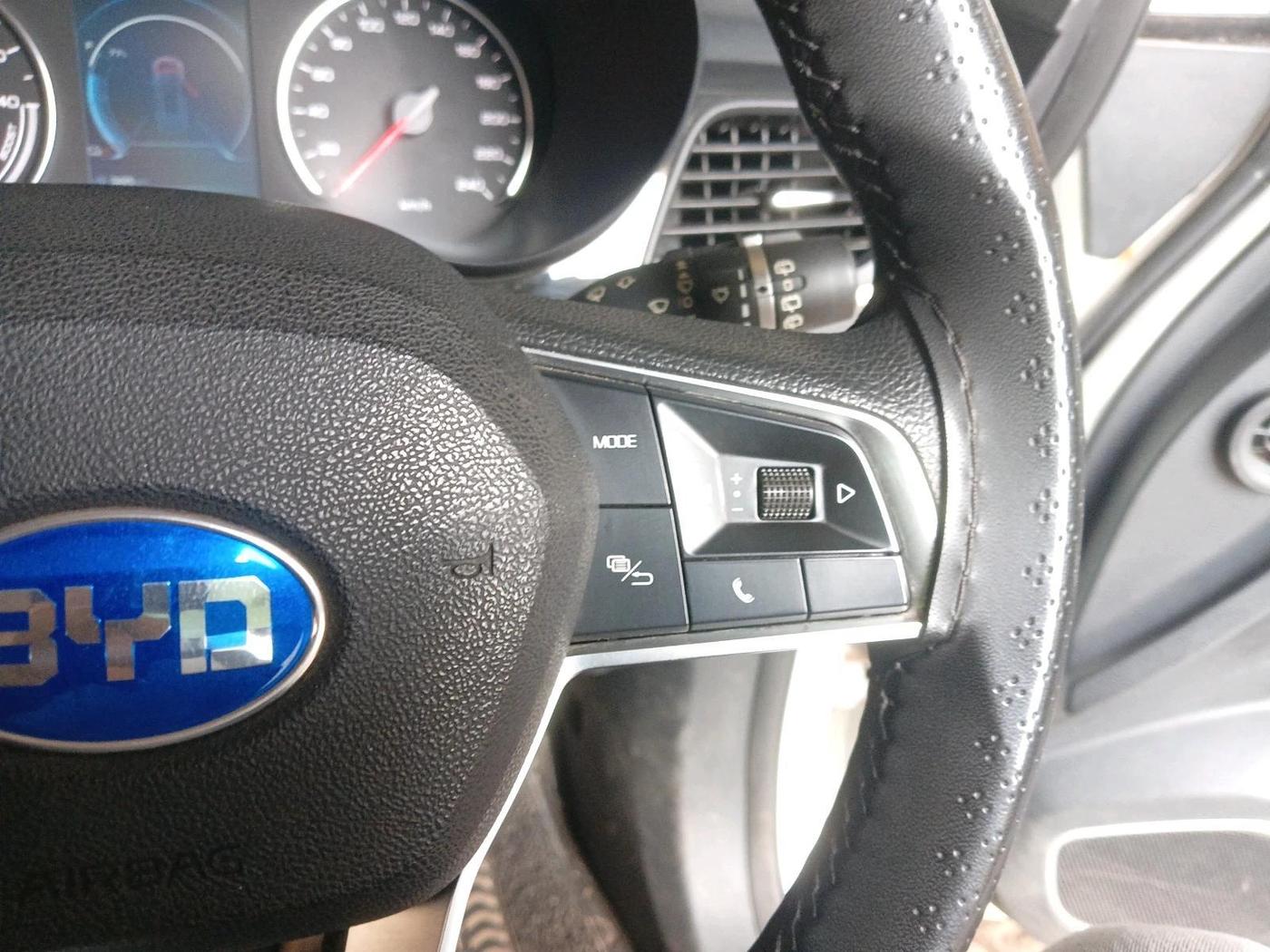 2022 BYD E6 GL, Electric, Automatic, 68,665 km, interior