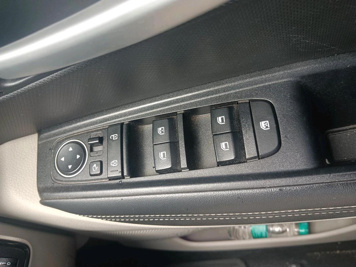 2021 KIA SONET HTX PLUS 1.0 IMT, Petrol, Manual, 14,985 km, interior