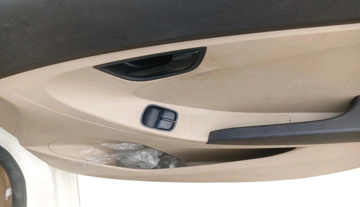 2014 Hyundai Eon ERA +, Petrol, Manual, 61,204 km, interior