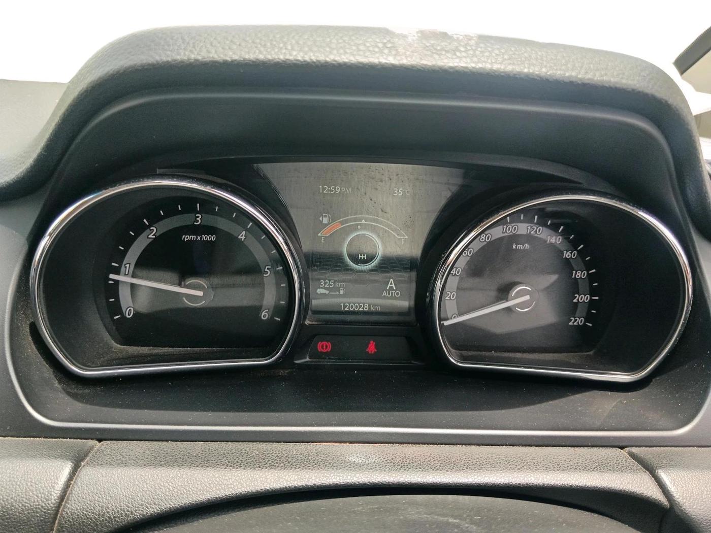 2019 Tata Hexa XT 4X2 7 STR, Diesel, Manual, 1,20,028 km, interior