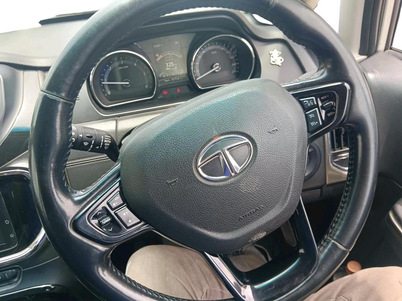 2019 Tata Hexa XT 4X2 7 STR, Diesel, Manual, 1,20,028 km, interior