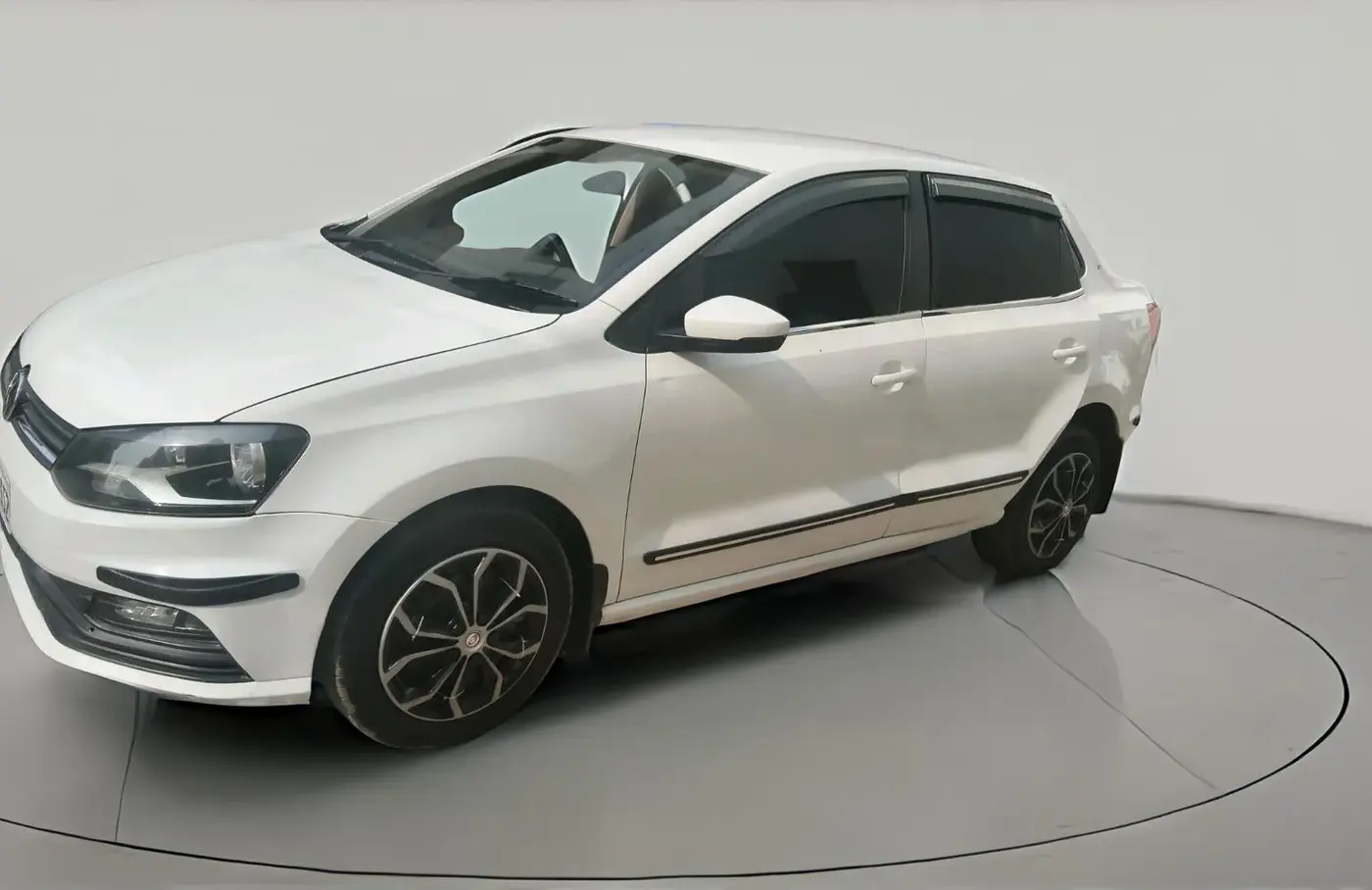 2017 Volkswagen Ameo COMFORTLINE 1.5L, Diesel, Manual, 1,72,000 km, exterior