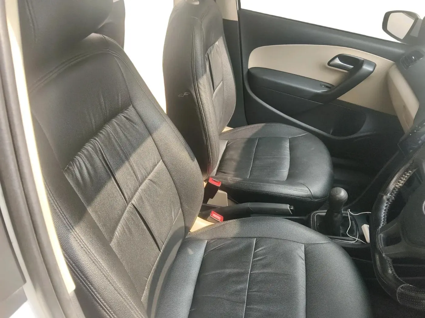 2017 Volkswagen Ameo COMFORTLINE 1.5L, Diesel, Manual, 1,72,000 km, interior