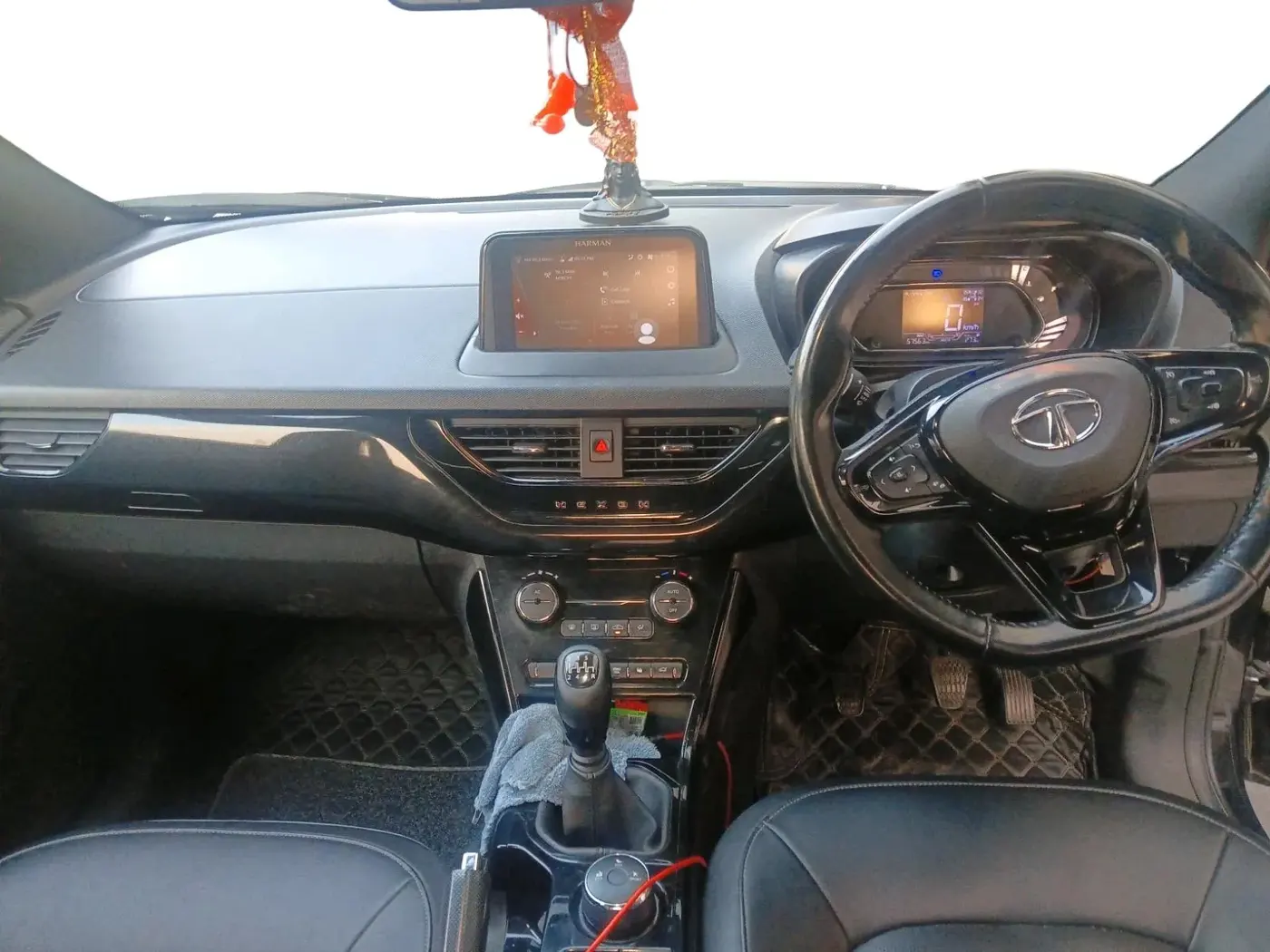 2022 Tata NEXON XZ PLUS (O) PETROL DARK EDITION, Petrol, Manual, 57,563 km, interior