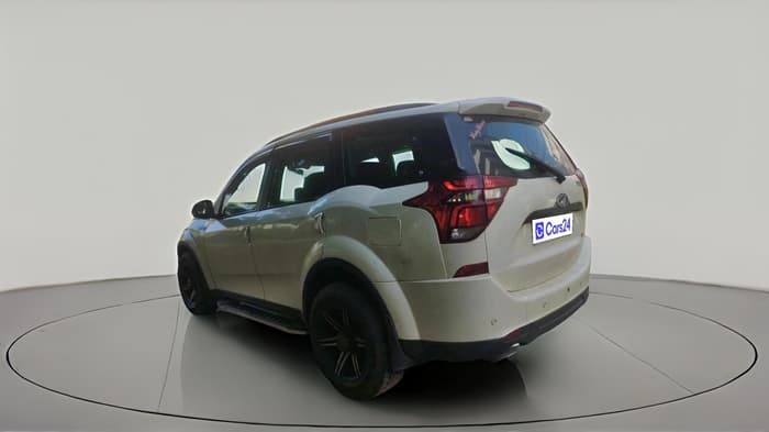 2020 Mahindra XUV500 W7, Diesel, Manual, 1,62,928 km, exterior
