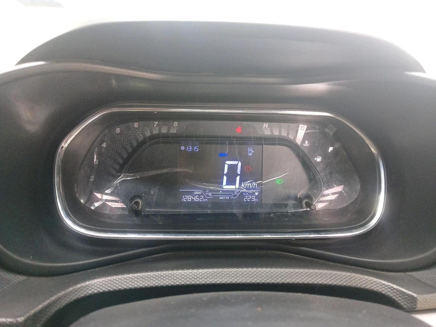2022 Tata NEXON XM SUNROOF DIESEL, Diesel, Manual, 1,28,462 km, interior