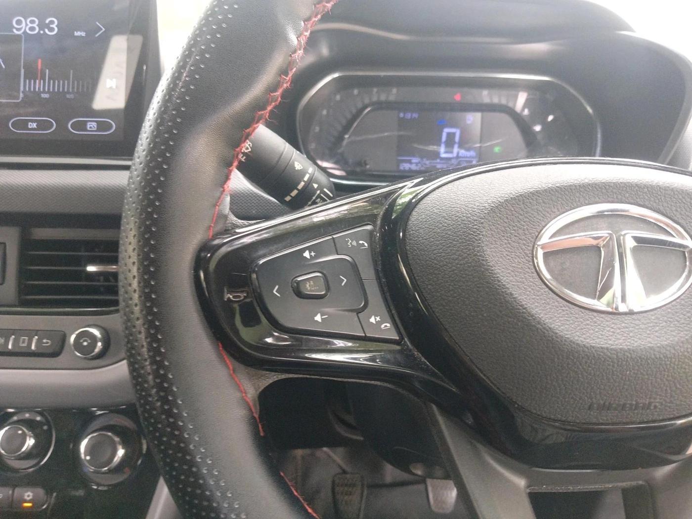 2022 Tata NEXON XM SUNROOF DIESEL, Diesel, Manual, 1,28,462 km, interior