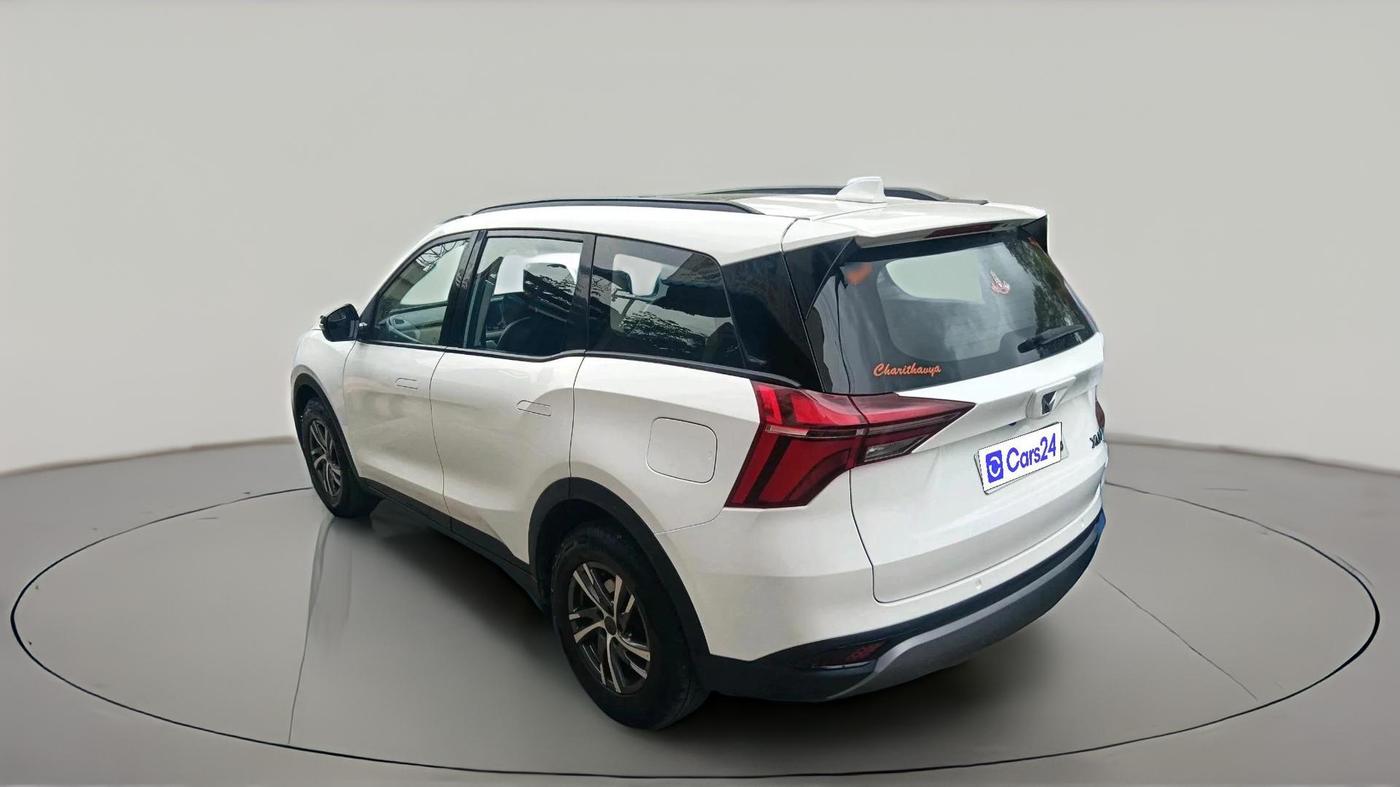 2022 Mahindra XUV700 AX 5 D MT 5 STR, Diesel, Manual, 88,513 km, exterior