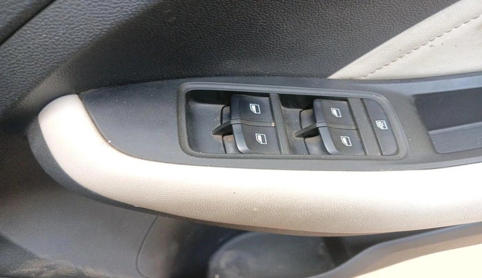 2023 MG ASTOR SMART 1.5 CVT, Petrol, Automatic, 26,368 km, interior