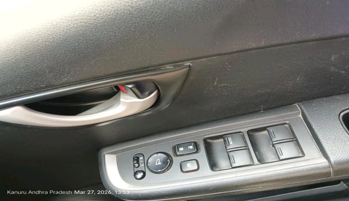 2017 Honda BR-V 1.5L I- DTEC V, Diesel, Manual, 1,14,450 km, interior