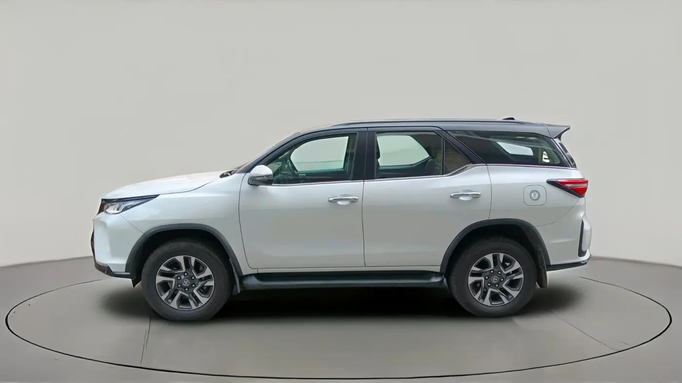 2025 Toyota Fortuner 4X4 AT 2.8 LEGENDER, Diesel, Automatic, 16,703 km, exterior