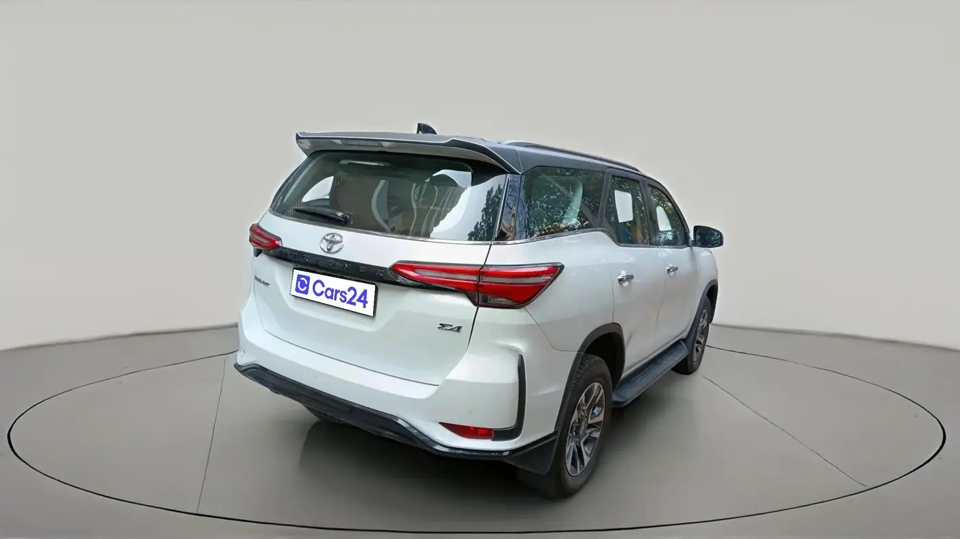 2025 Toyota Fortuner 4X4 AT 2.8 LEGENDER, Diesel, Automatic, 16,703 km, exterior