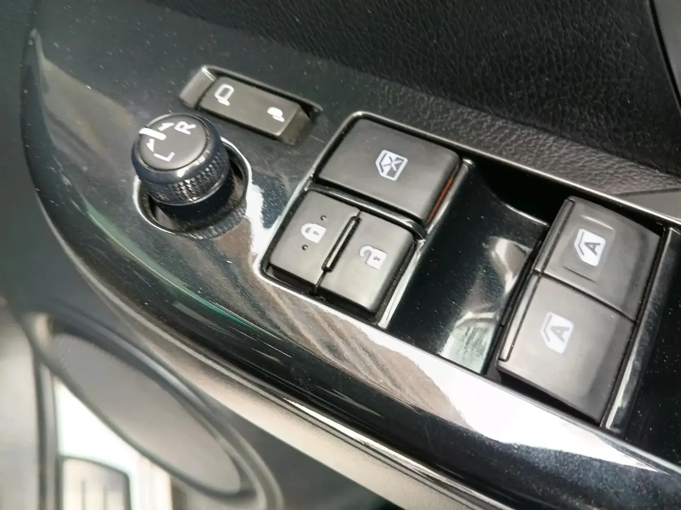2025 Toyota Fortuner 4X4 AT 2.8 LEGENDER, Diesel, Automatic, 16,703 km, interior