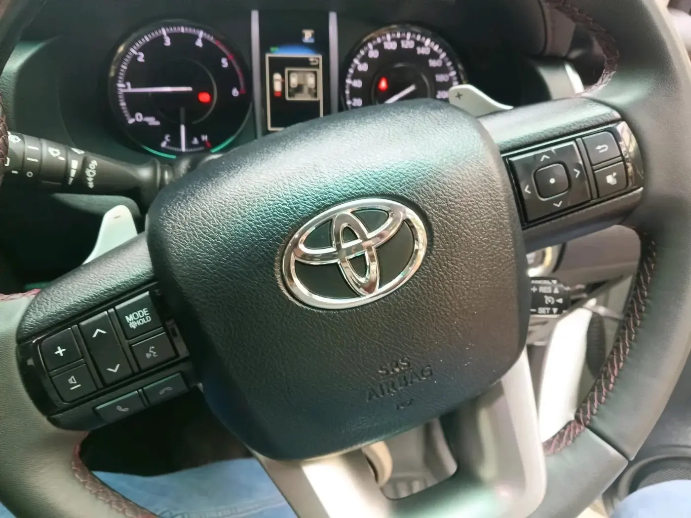 2025 Toyota Fortuner 4X4 AT 2.8 LEGENDER, Diesel, Automatic, 16,703 km, interior