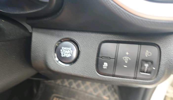 2019 Hyundai VENUE SX 1.0 (O) TURBO, Petrol, Manual, 69,030 km, interior
