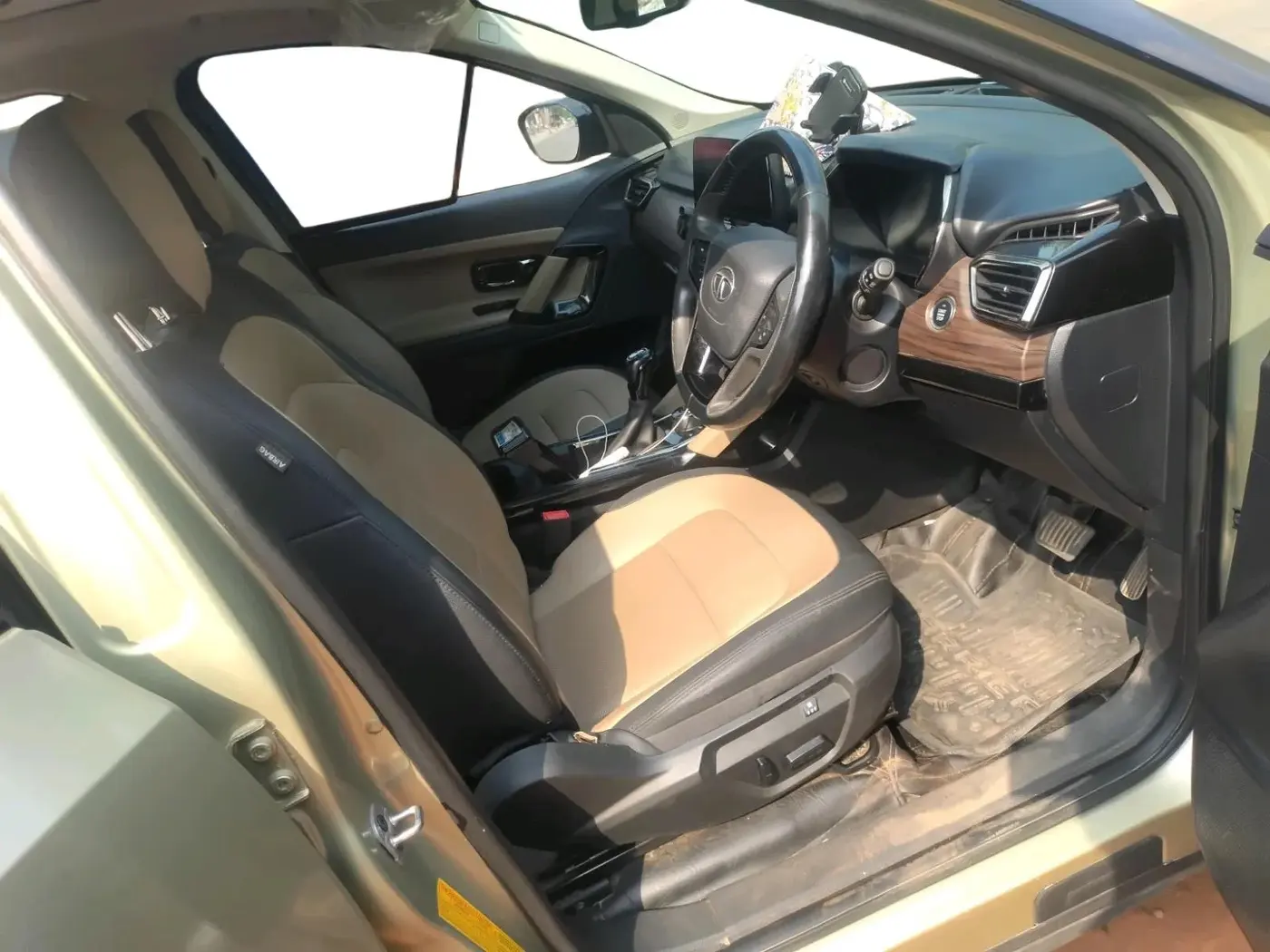 2022 Tata Harrier XZA PLUS 2.0L KAZIRANGA, Diesel, Automatic, 71,748 km, interior