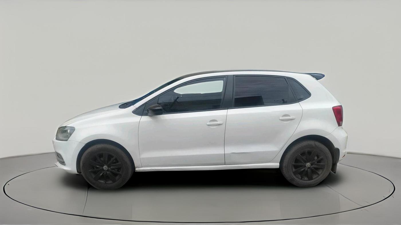 2016 Volkswagen Polo HIGHLINE1.5L, Diesel, Manual, 1,12,465 km, exterior