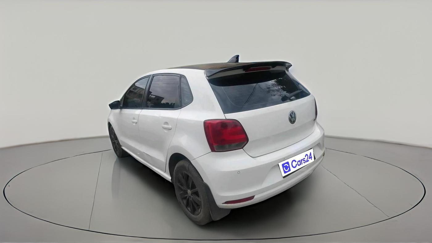 2016 Volkswagen Polo HIGHLINE1.5L, Diesel, Manual, 1,12,465 km, exterior