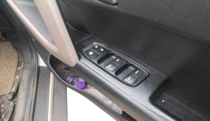 2016 Hyundai Creta BASE 1.4 DIESEL, Diesel, Manual, 2,28,628 km, interior