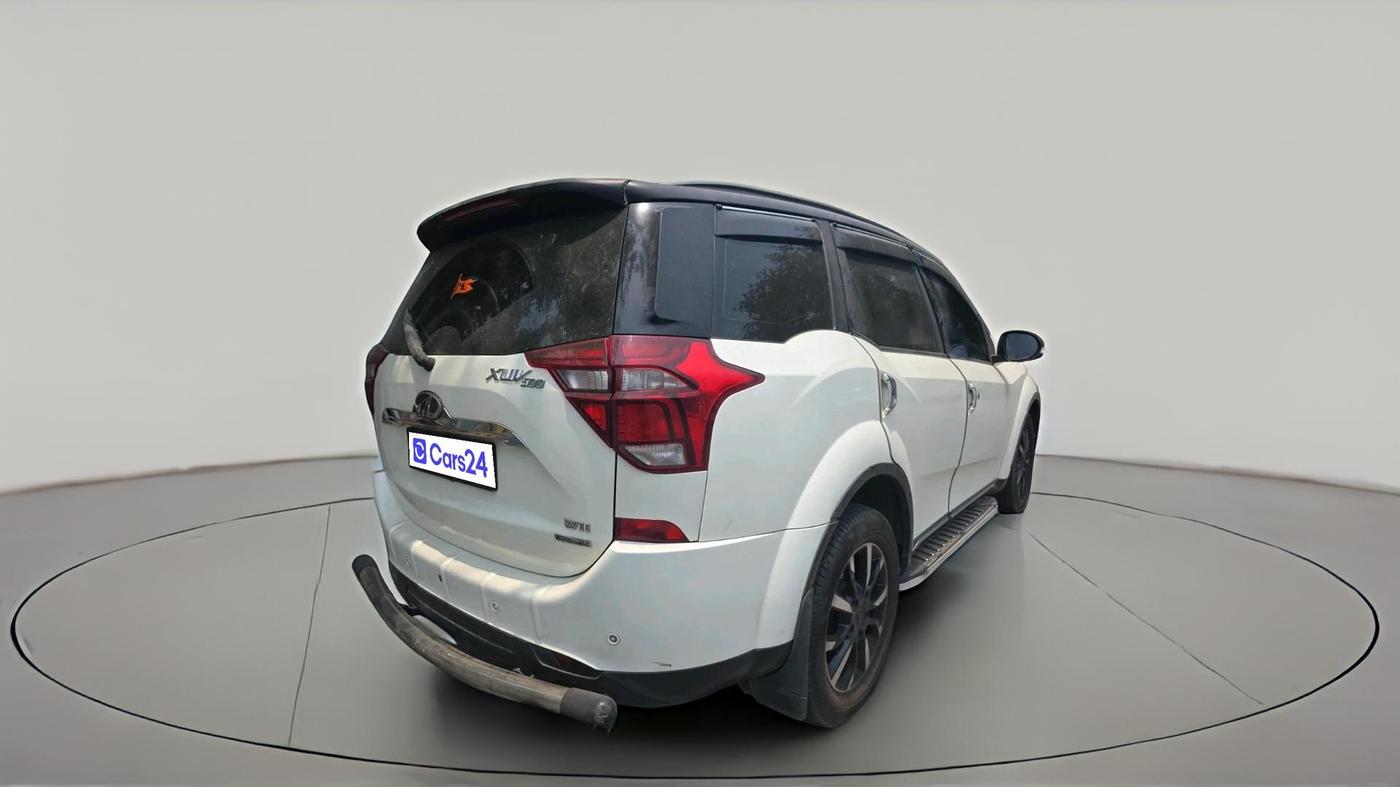 2019 Mahindra XUV500 W11 AT, Diesel, Automatic, 1,35,454 km, exterior