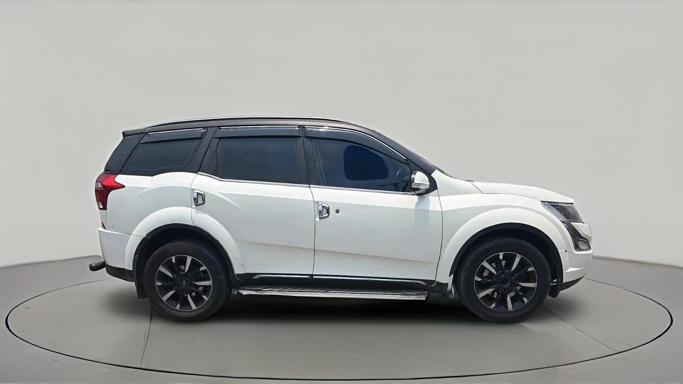 2019 Mahindra XUV500 W11 AT, Diesel, Automatic, 1,35,454 km, exterior