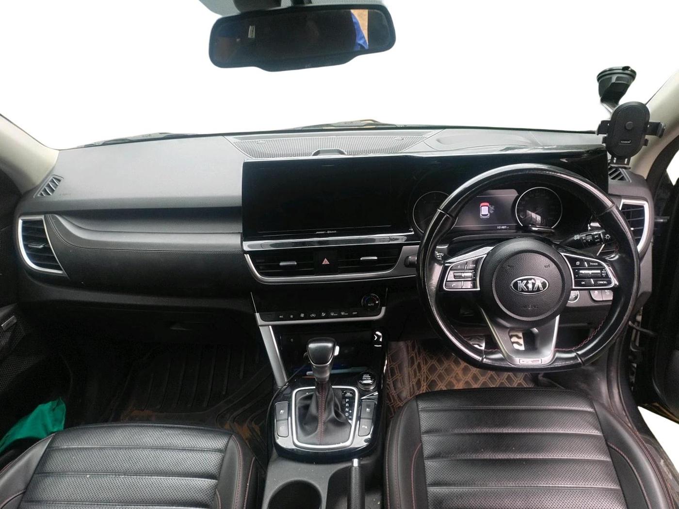 2021 KIA SELTOS GTX PLUS AT 1.5 DIESEL, Diesel, Automatic, 1,01,487 km, interior