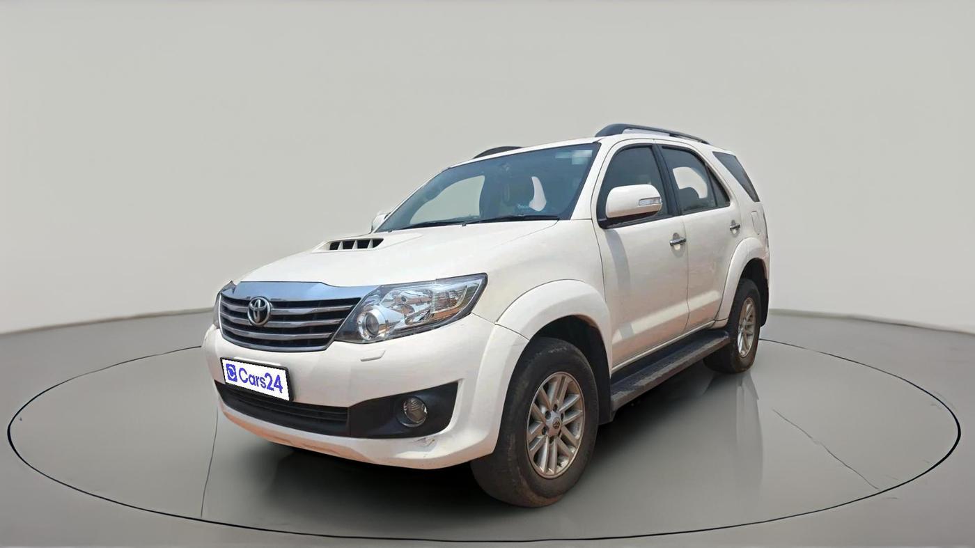 2014 Toyota Fortuner 3.0 4X2 AT, Diesel, Automatic, 1,23,121 km, exterior