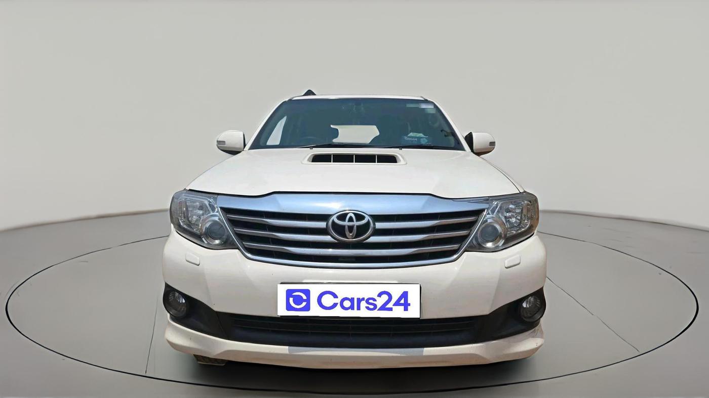 2014 Toyota Fortuner 3.0 4X2 AT, Diesel, Automatic, 1,23,121 km, exterior