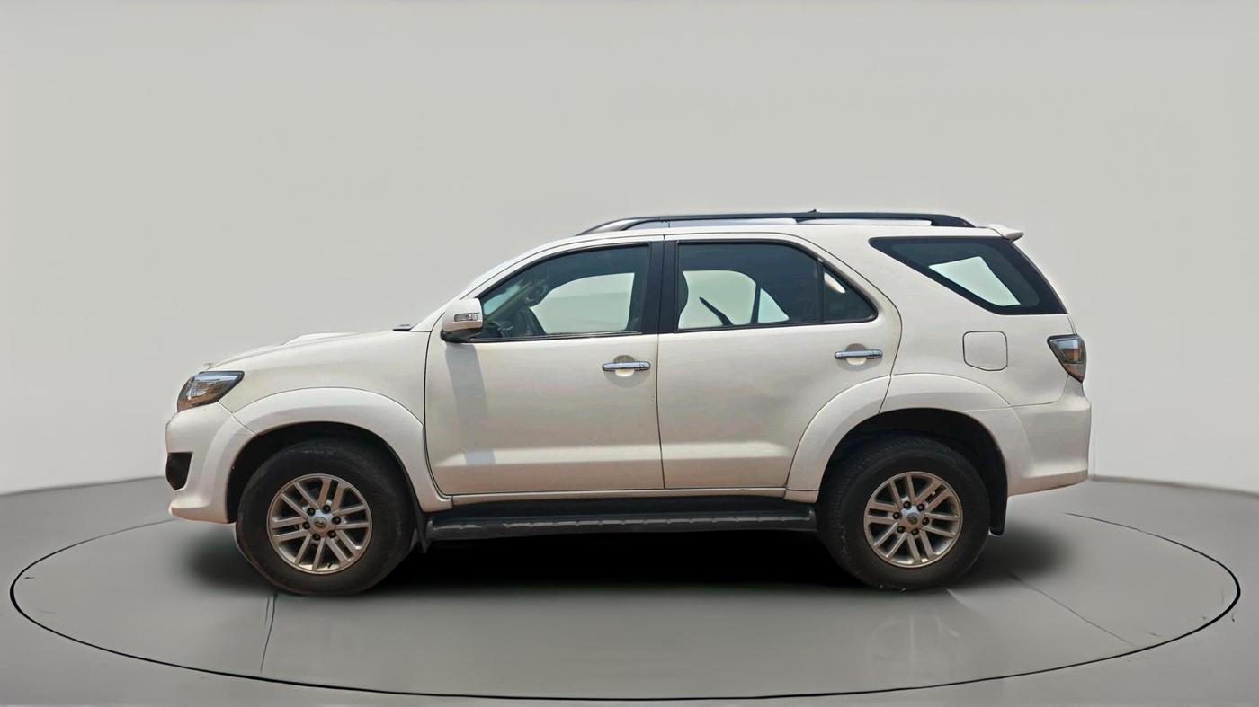 2014 Toyota Fortuner 3.0 4X2 AT, Diesel, Automatic, 1,23,121 km, exterior
