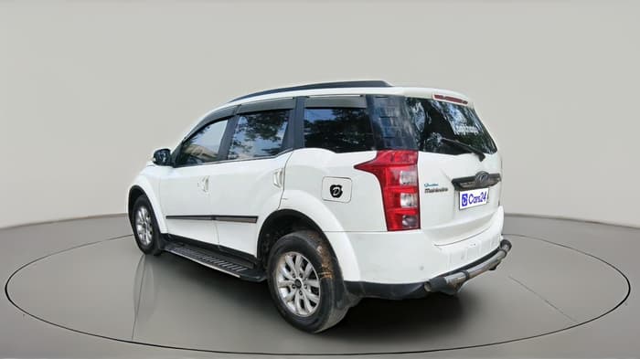 2017 Mahindra XUV500 W10 AT, Diesel, Automatic, 79,749 km, exterior