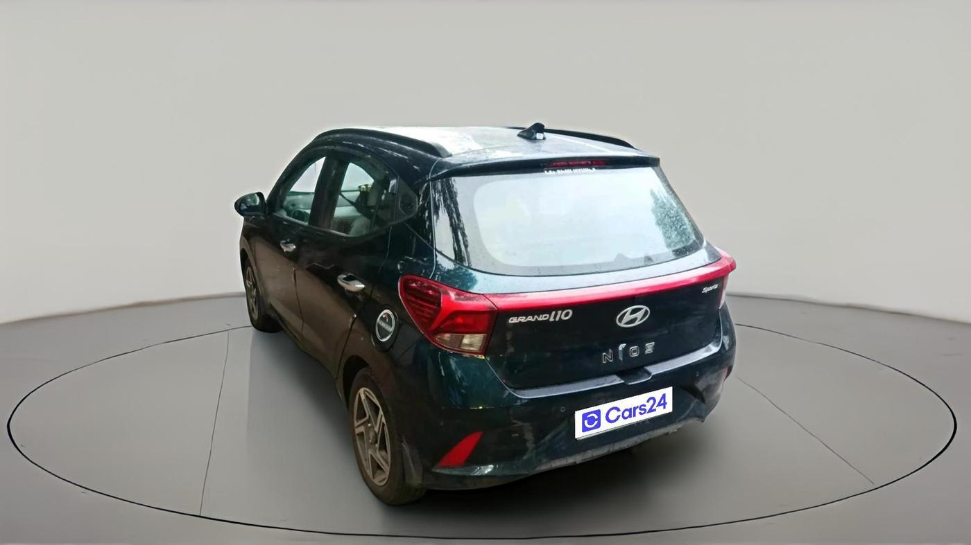 2025 Hyundai GRAND I10 NIOS Sportz (O) 1.2 Kappa AMT, Petrol, Automatic, 2,104 km, exterior