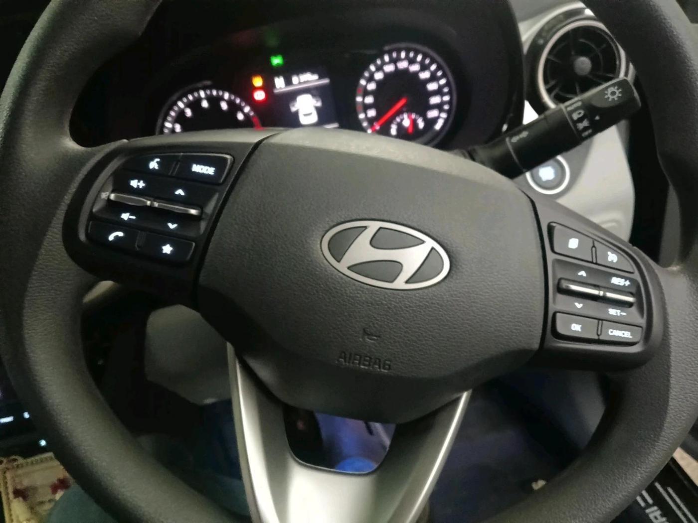 2025 Hyundai GRAND I10 NIOS Sportz (O) 1.2 Kappa AMT, Petrol, Automatic, 2,104 km, interior