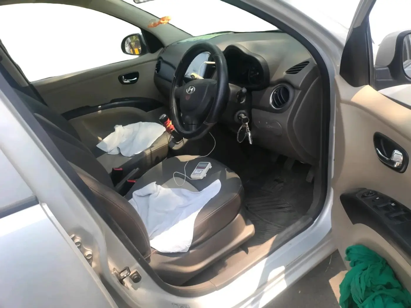 2013 Hyundai i10 SPORTZ 1.2, Petrol, Manual, 77,769 km, interior